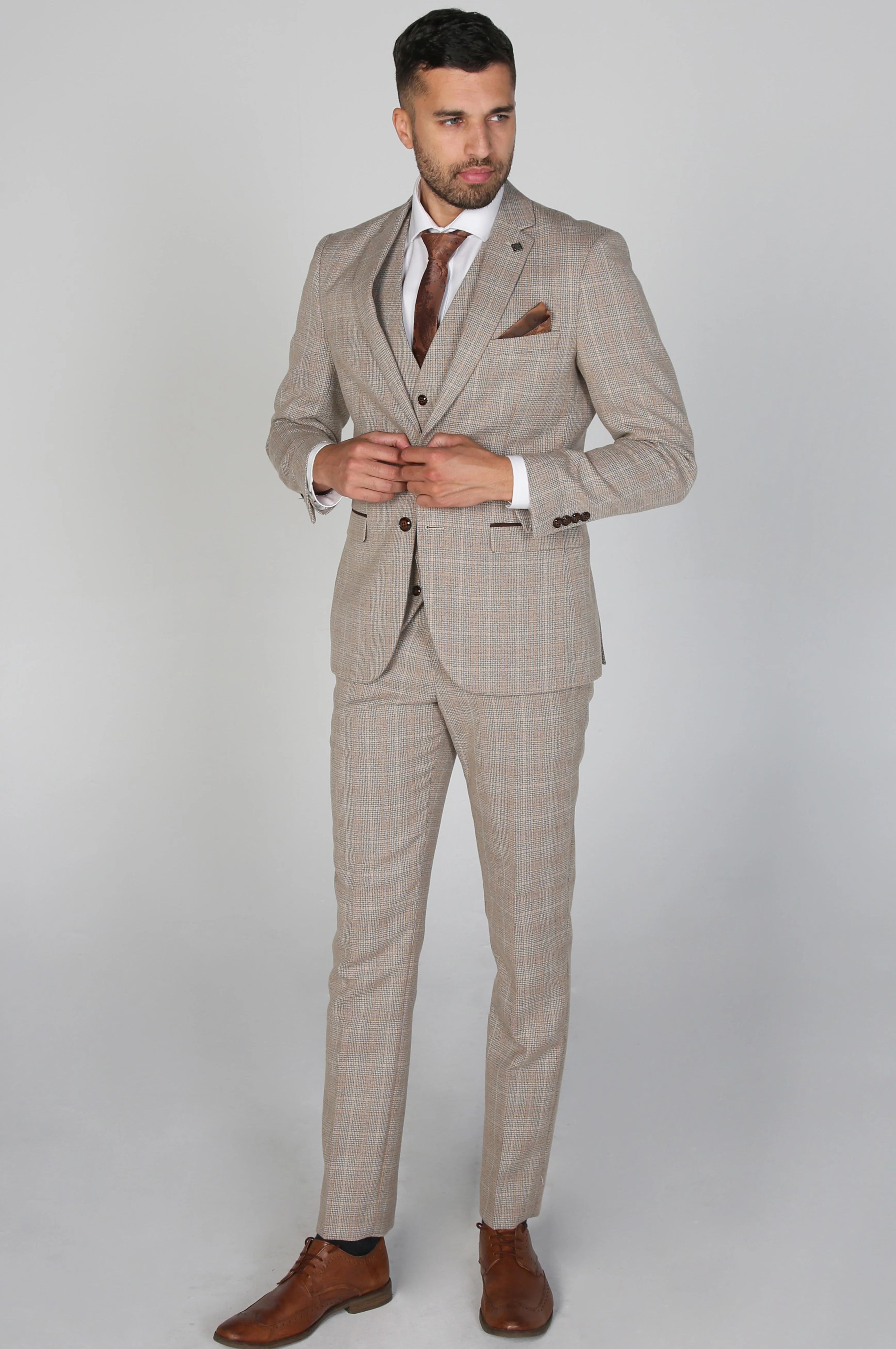 Paul Andrew -Holland Beige Men's Three Piece Suit