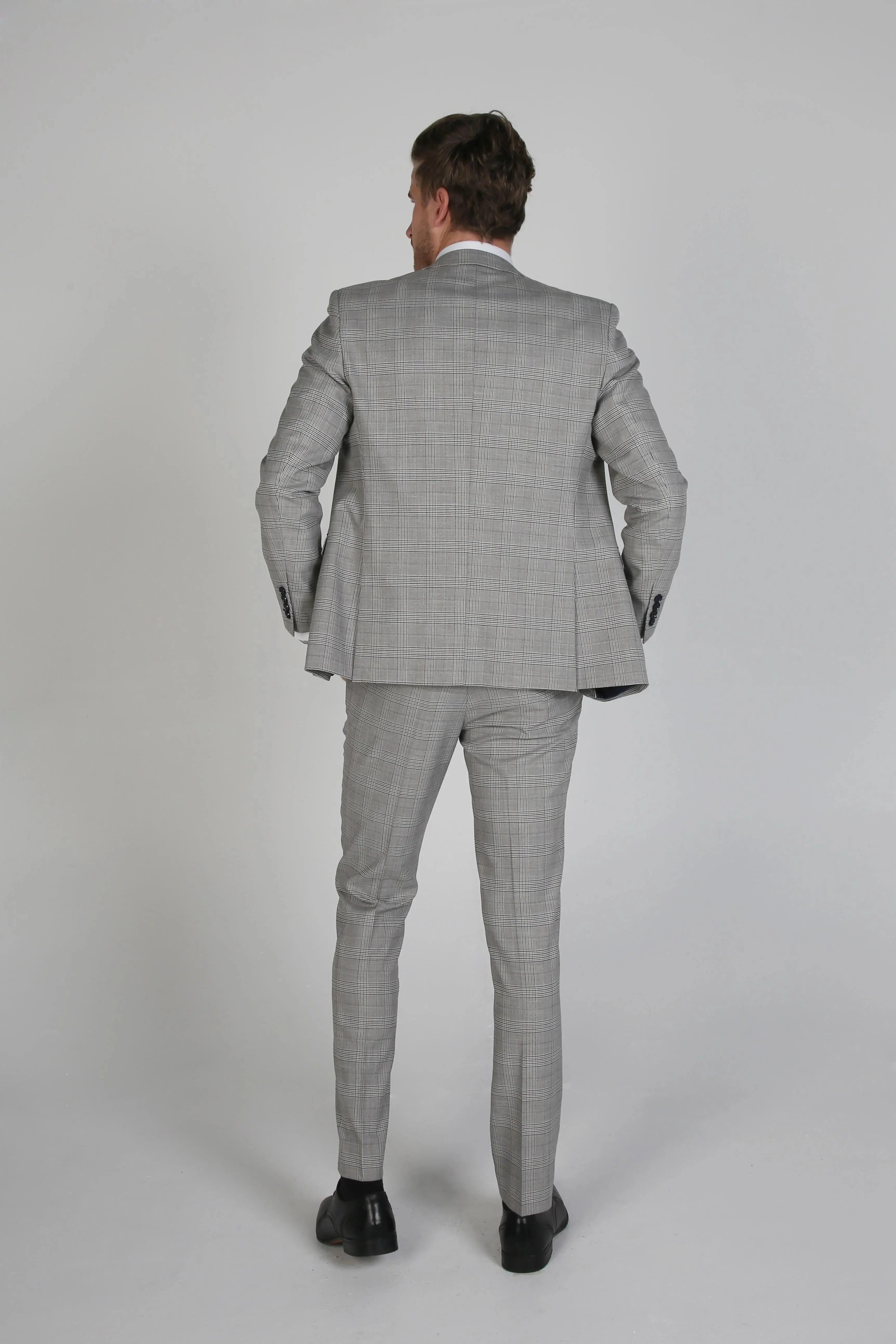 Suits Plus: Paul Andrew- Hugo Grey Men's Three Piece Suit