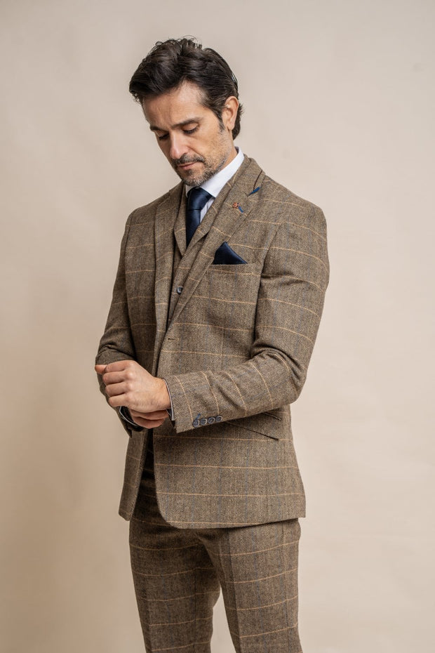 HOUSE OF CAVANI ALBERT BROWN LONG TWEED THREE PIECE SUIT